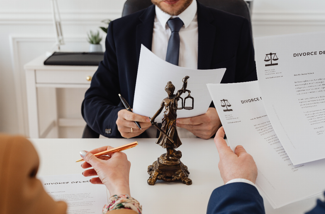 Divorce : pourquoi contacter un avocat en Centre-Val de Loire ?