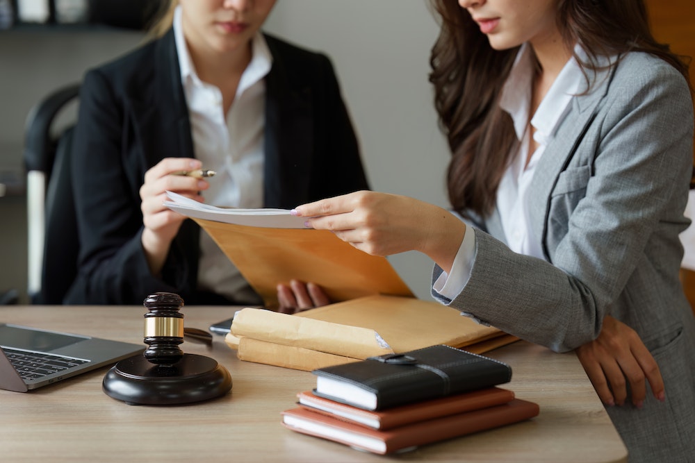 Comment devenir avocat en droit des sociétés