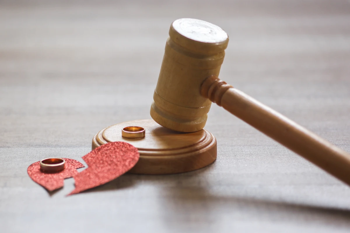 Le divorce pour faute : comprendre ses enjeux et ses implications juridiques