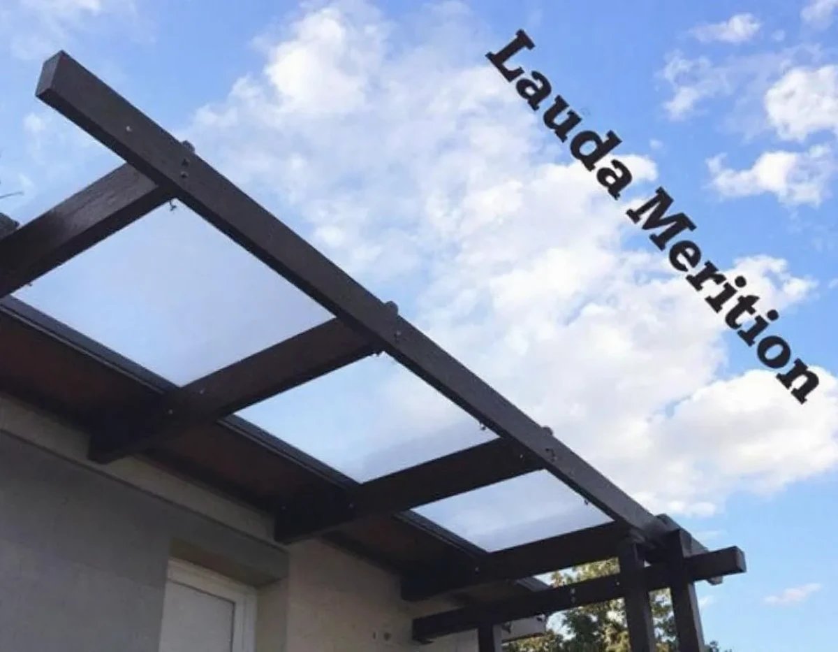 La pergola et le recours gracieux : stratégies juridiques face à un refus d'autorisation